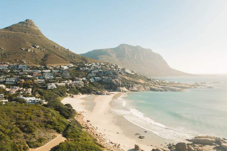 London to Cape Town Flight Guide: Time, Airlines, Best Months & Prices